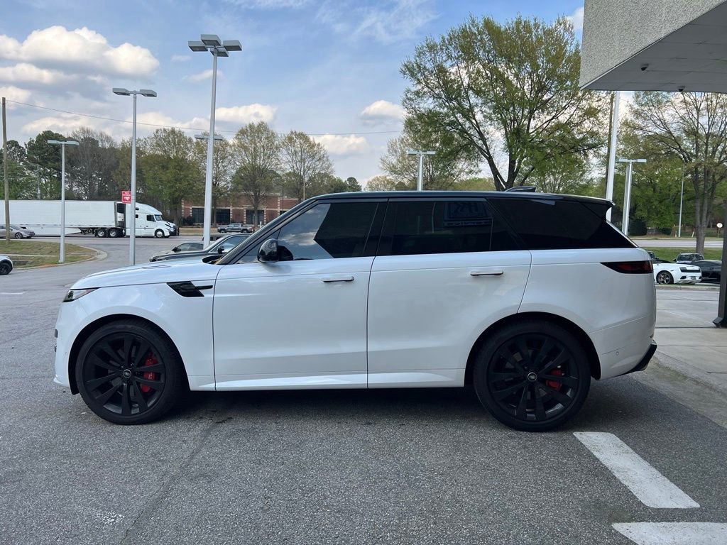 Used 2025 Land Rover Range Rover Sport Dynamic SE image 4