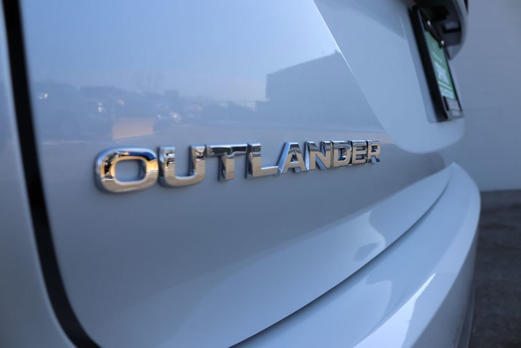 New 2026 Mitsubishi Outlander ES image 23