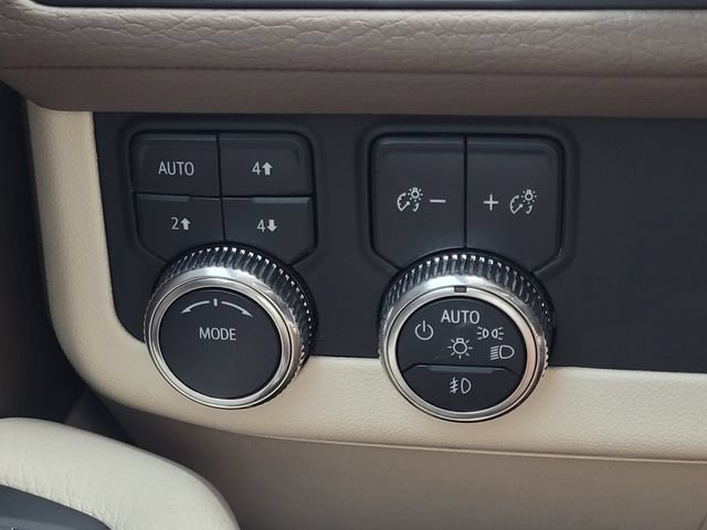 Used 2024 GMC Yukon XL Denali AWD/4WD image 21