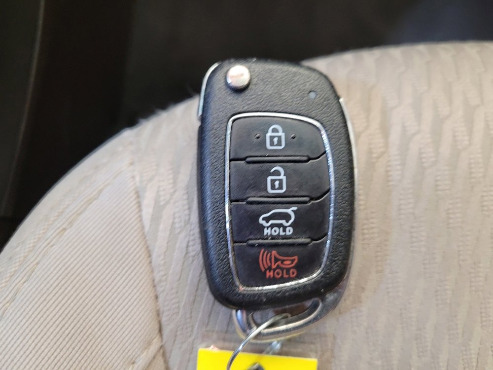 Used 2018 Hyundai Santa Fe Sport FWD image 32
