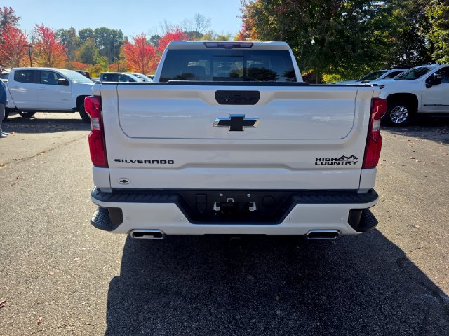 Used 2023 Chevrolet Silverado 1500 High Country w/ High Country Premium Package AWD/4WD image 3