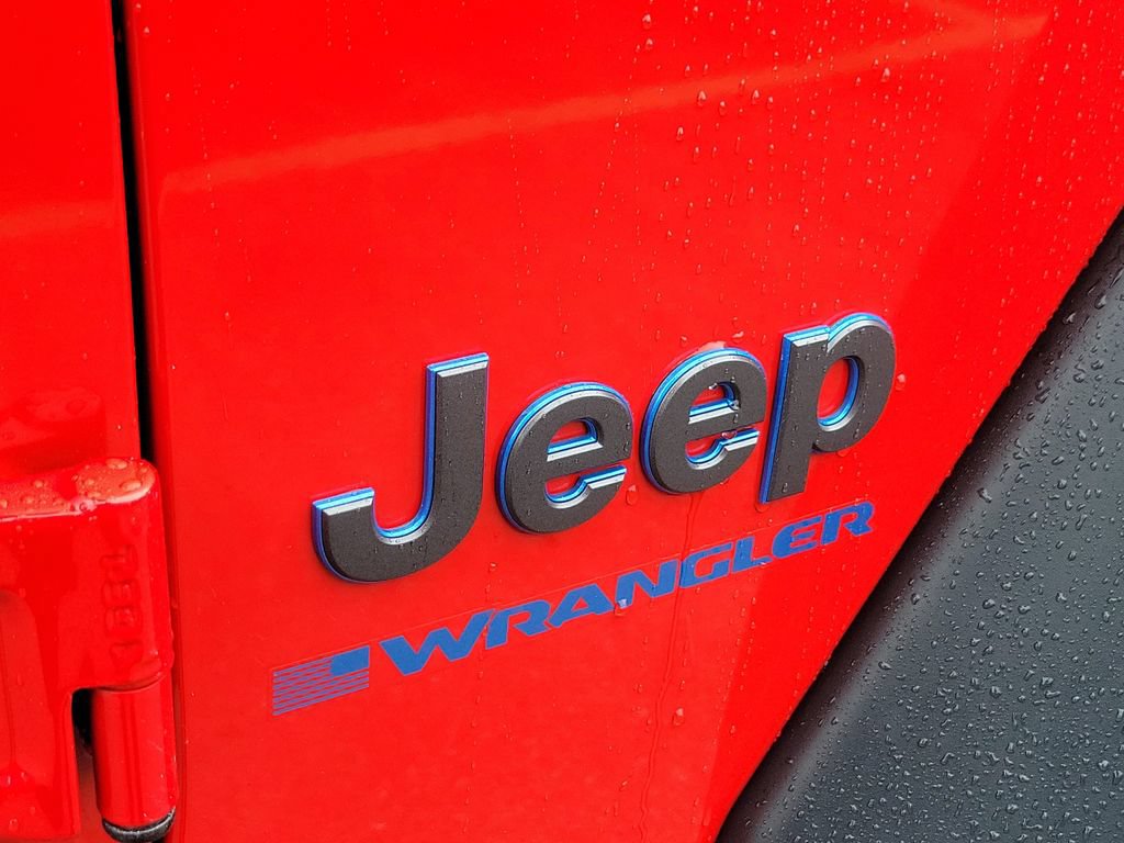Certified 2025 Jeep Wrangler Unlimited Rubicon 4xe w/ Convenience Group AWD/4WD image 6