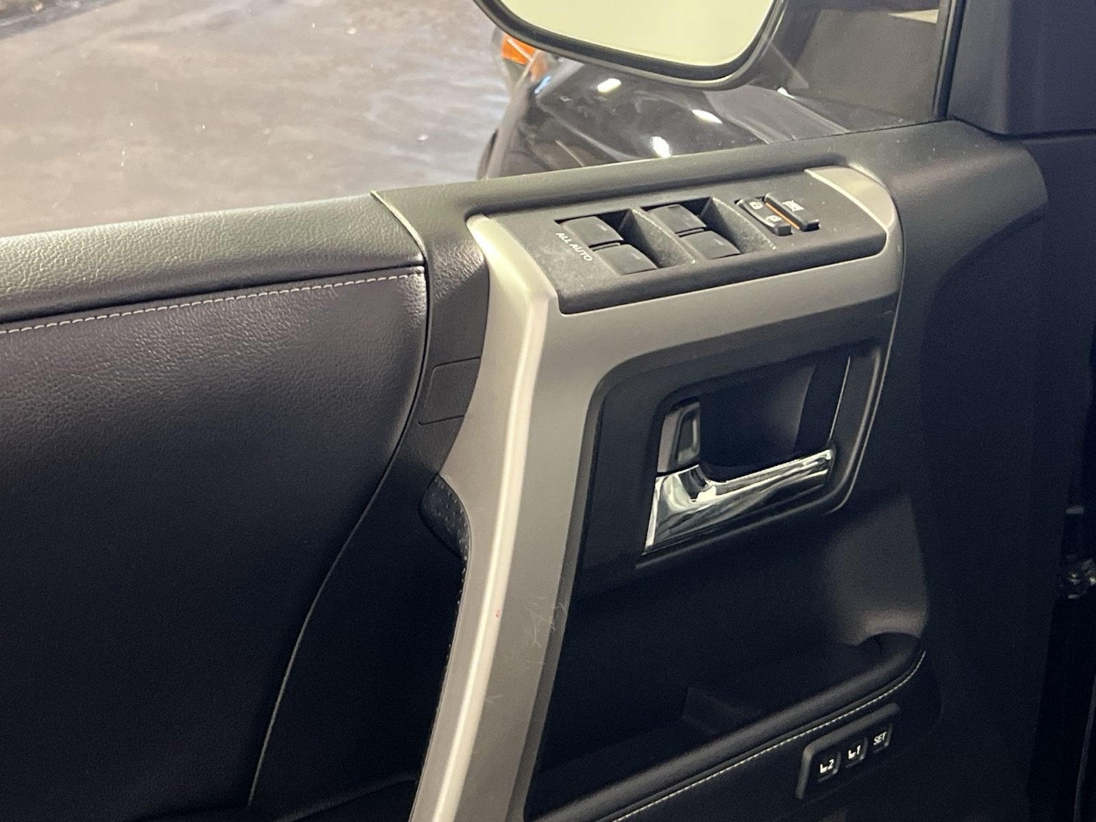 Used 2018 Toyota 4Runner Limited RWD image 14