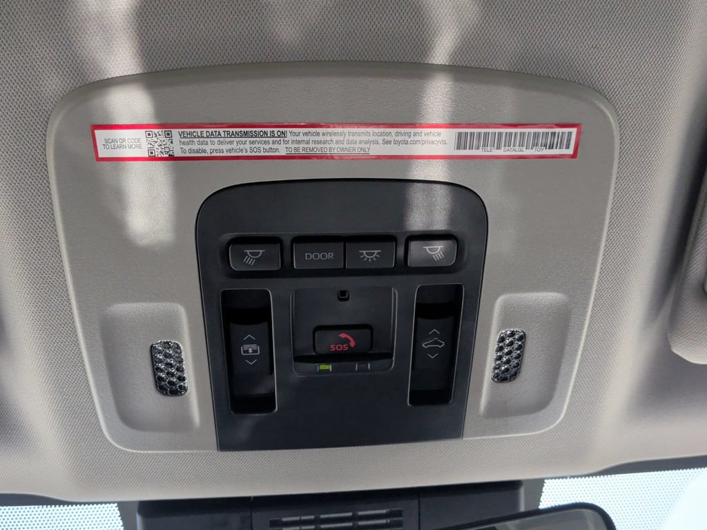 Used 2025 Toyota Camry XLE FWD image 22