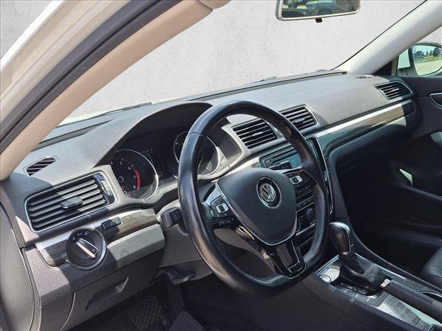 Used 2017 Volkswagen Passat 1.8T SE FWD image 9