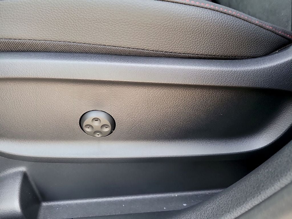 New 2025 Mercedes-Benz GLA 250 4MATIC image 17