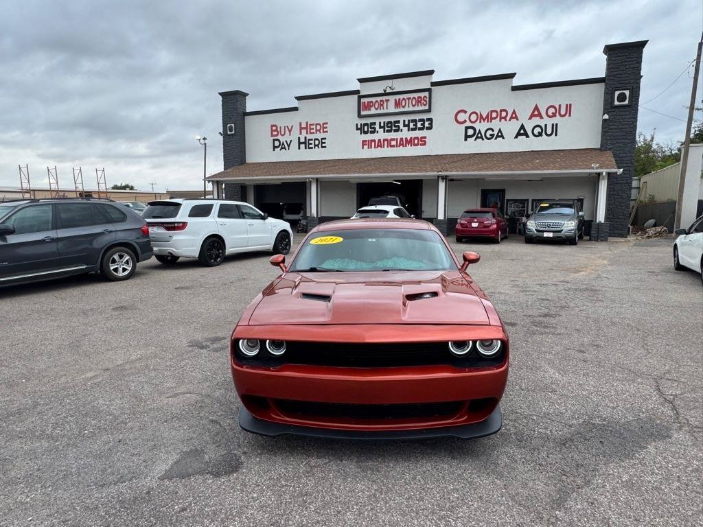 Used 2021 Dodge Challenger SXT w/ Blacktop Package RWD image 2