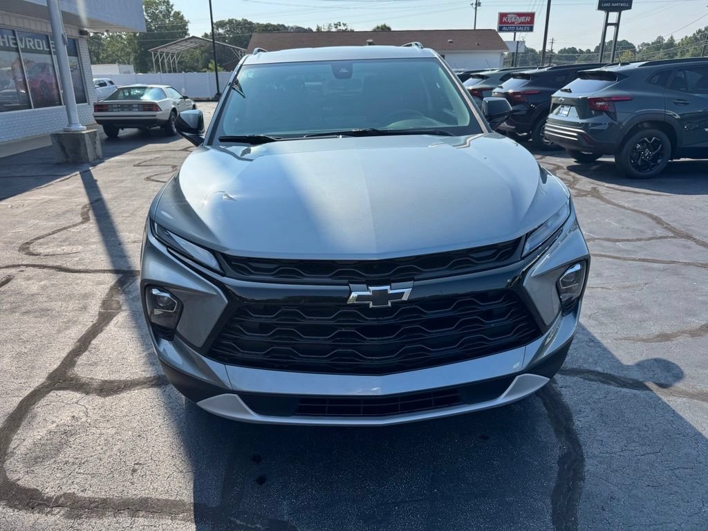 New 2026 Chevrolet Blazer LT w/ Midnight/Sport Edition FWD image 10