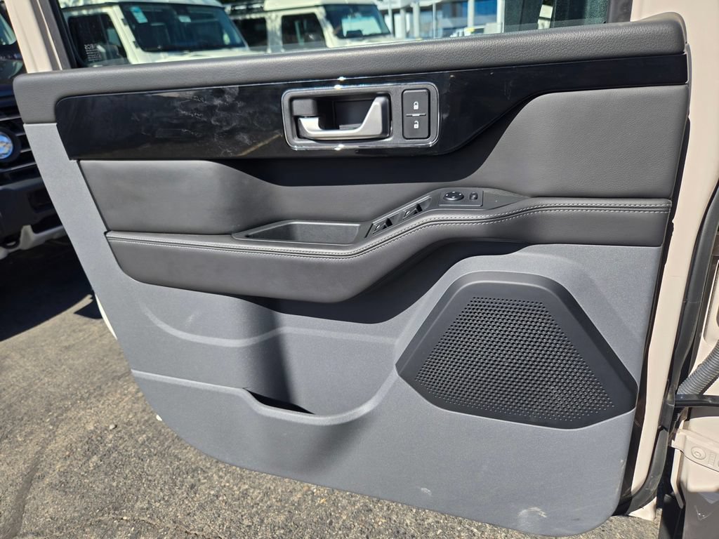 Used 2025 INEOS Grenadier Station Wagon AWD/4WD image 18