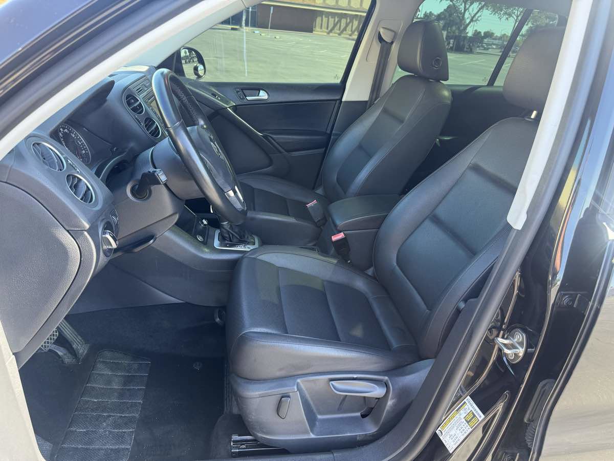 Used 2015 Volkswagen Tiguan SEL AWD/4WD image 13