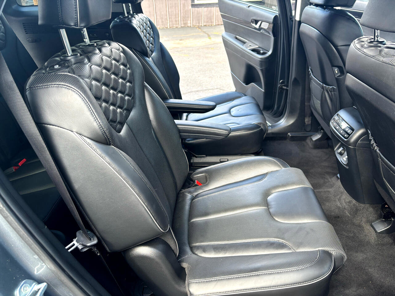 Used 2022 Hyundai Palisade Limited image 11