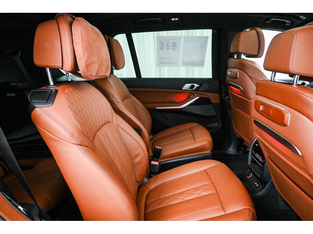 Used 2025 BMW X7 M60i AWD/4WD image 20