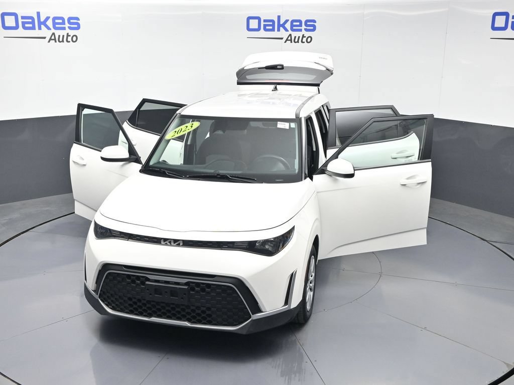 Used 2023 Kia Soul LX FWD image 52