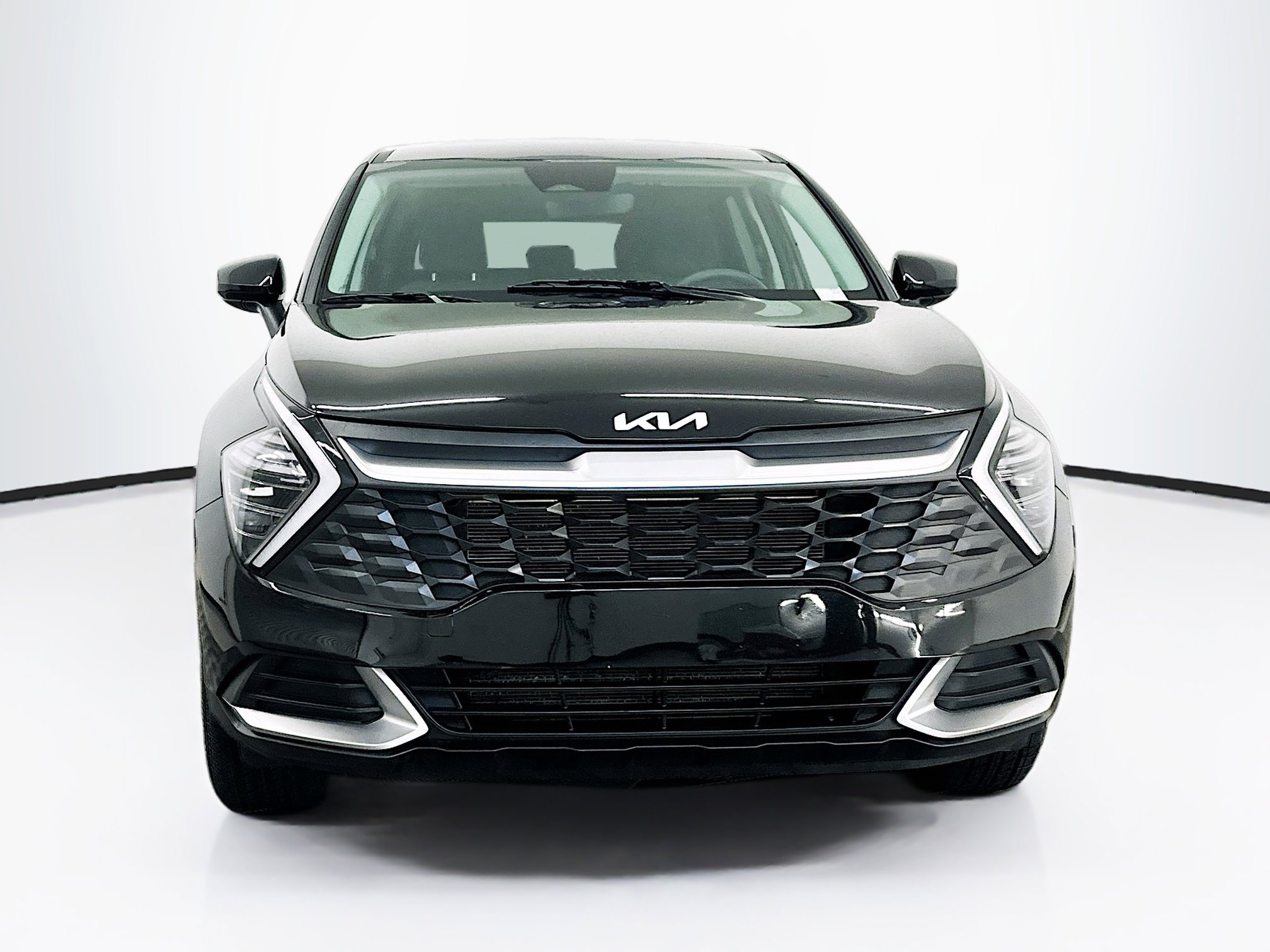 Used 2024 Kia Sportage LX image 2