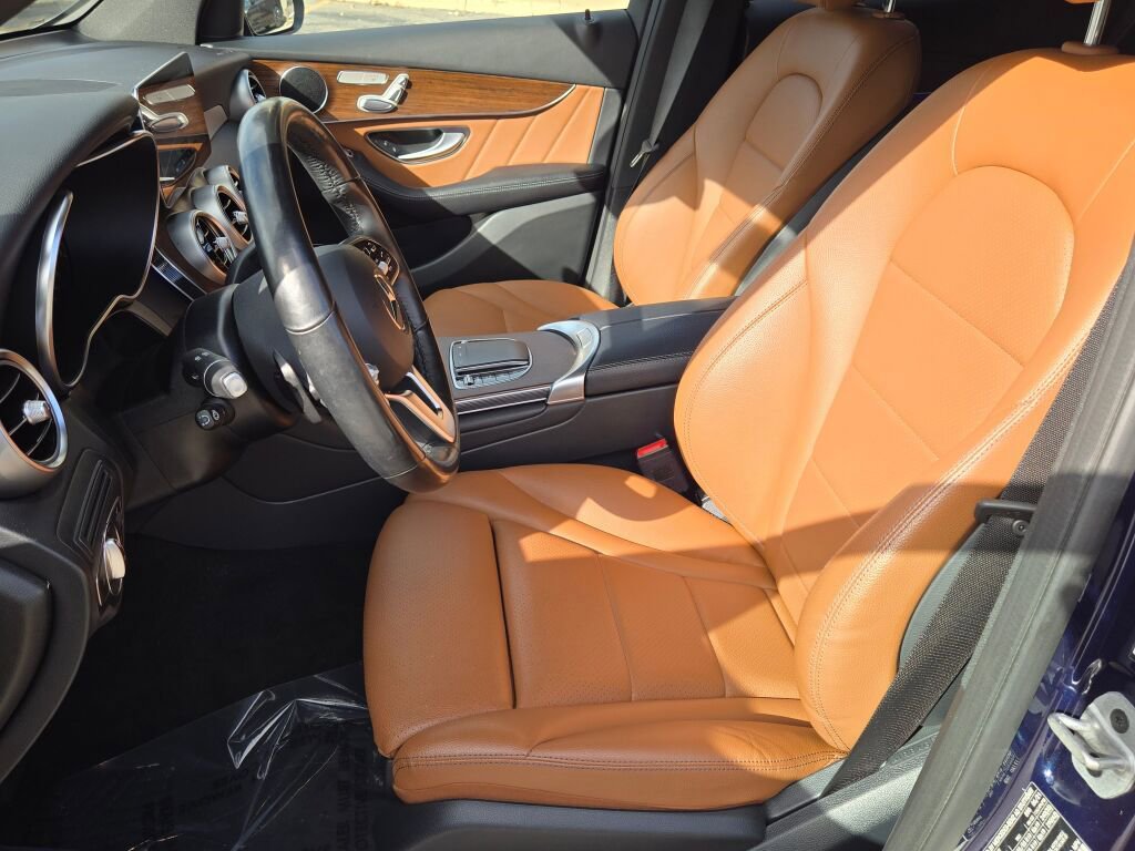 Used 2021 Mercedes-Benz GLC 300 4MATIC image 23