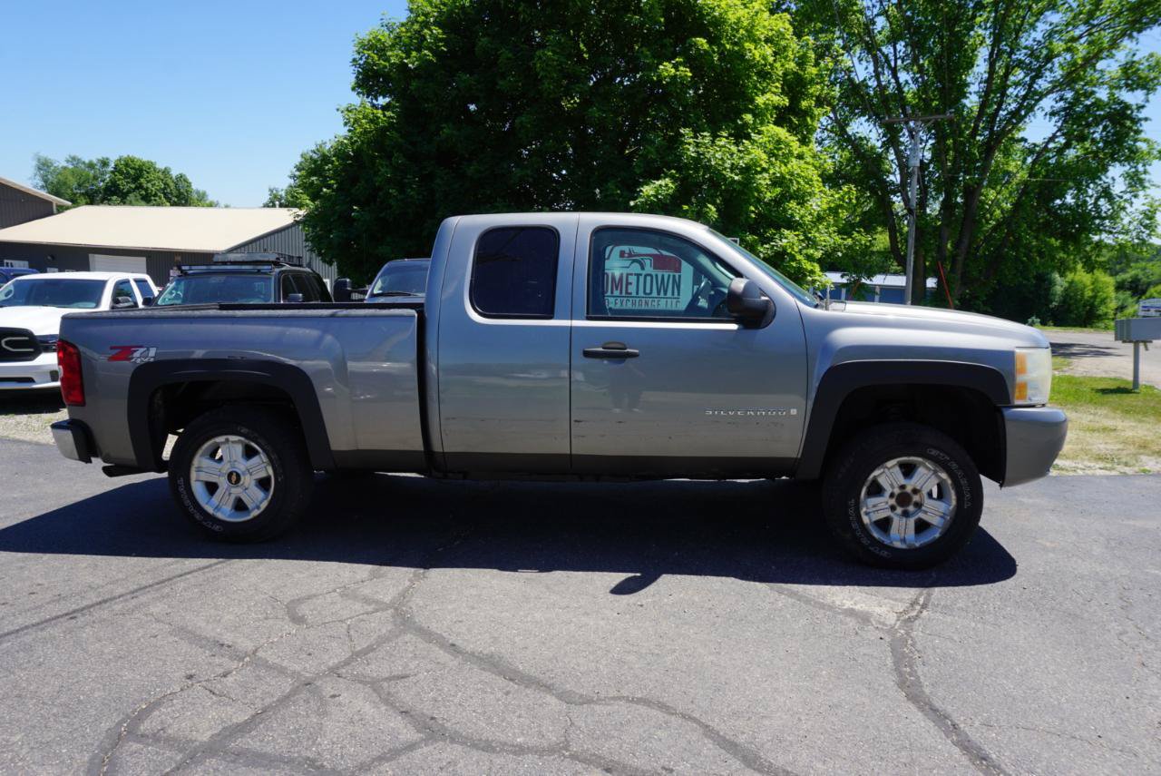 Used 2008 Chevrolet Silverado 1500 LT w/ Power Pack Plus AWD/4WD image 2
