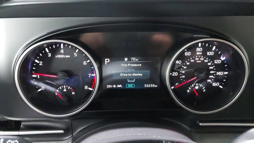 Used 2022 Kia Carnival LX image 10