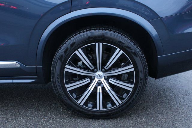 Used 2025 Volvo XC90 B5 Core image 32