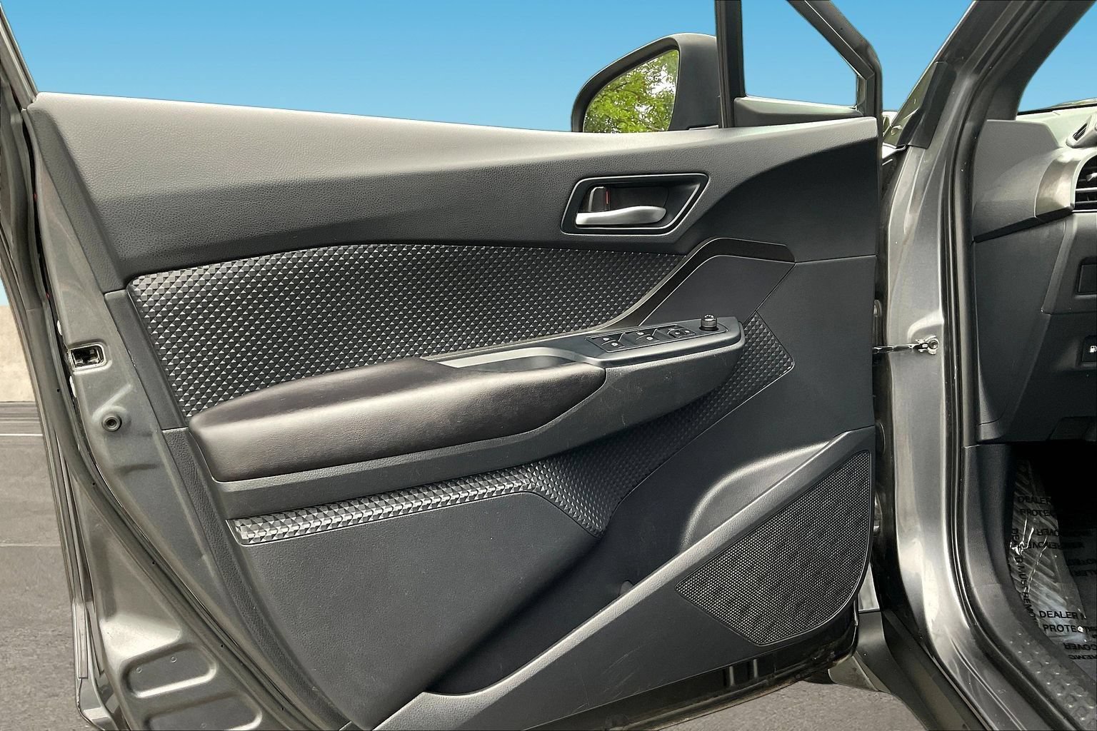 Used 2019 Toyota C-HR LE FWD image 19