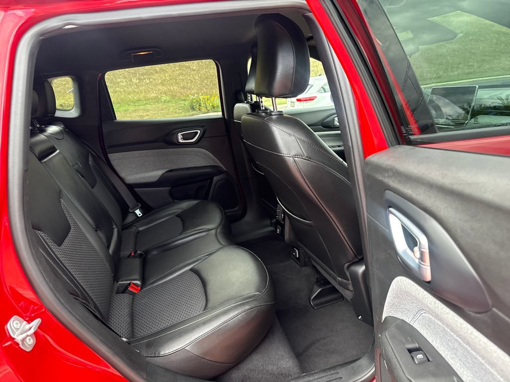 Used 2023 Jeep Compass Latitude AWD/4WD image 24