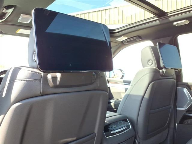 New 2026 Cadillac Escalade Luxury w/ Touring Package AWD/4WD image 7