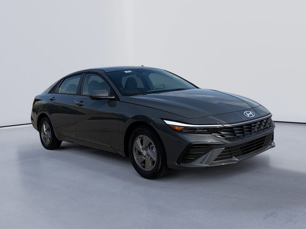 New 2026 Hyundai Elantra SE image 1