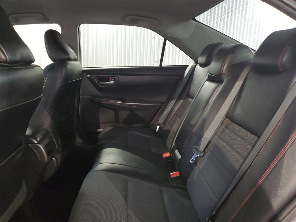 Used 2017 Toyota Camry XLE image 13