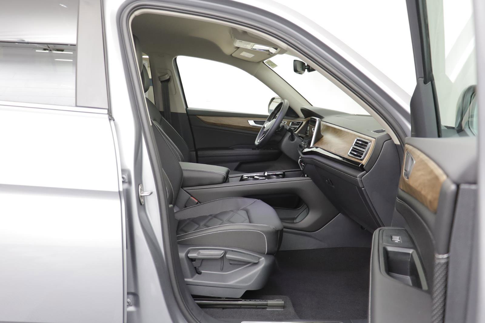 New 2026 Volkswagen Atlas SE image 18