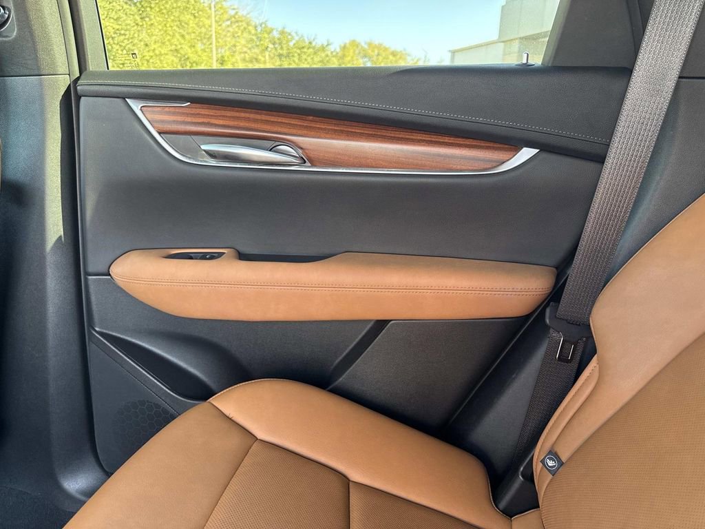 Certified 2022 Cadillac XT5 Premium Luxury w/ Technology Package image 15