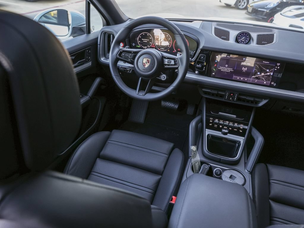 Certified 2026 Porsche Cayenne Coupe AWD/4WD image 34