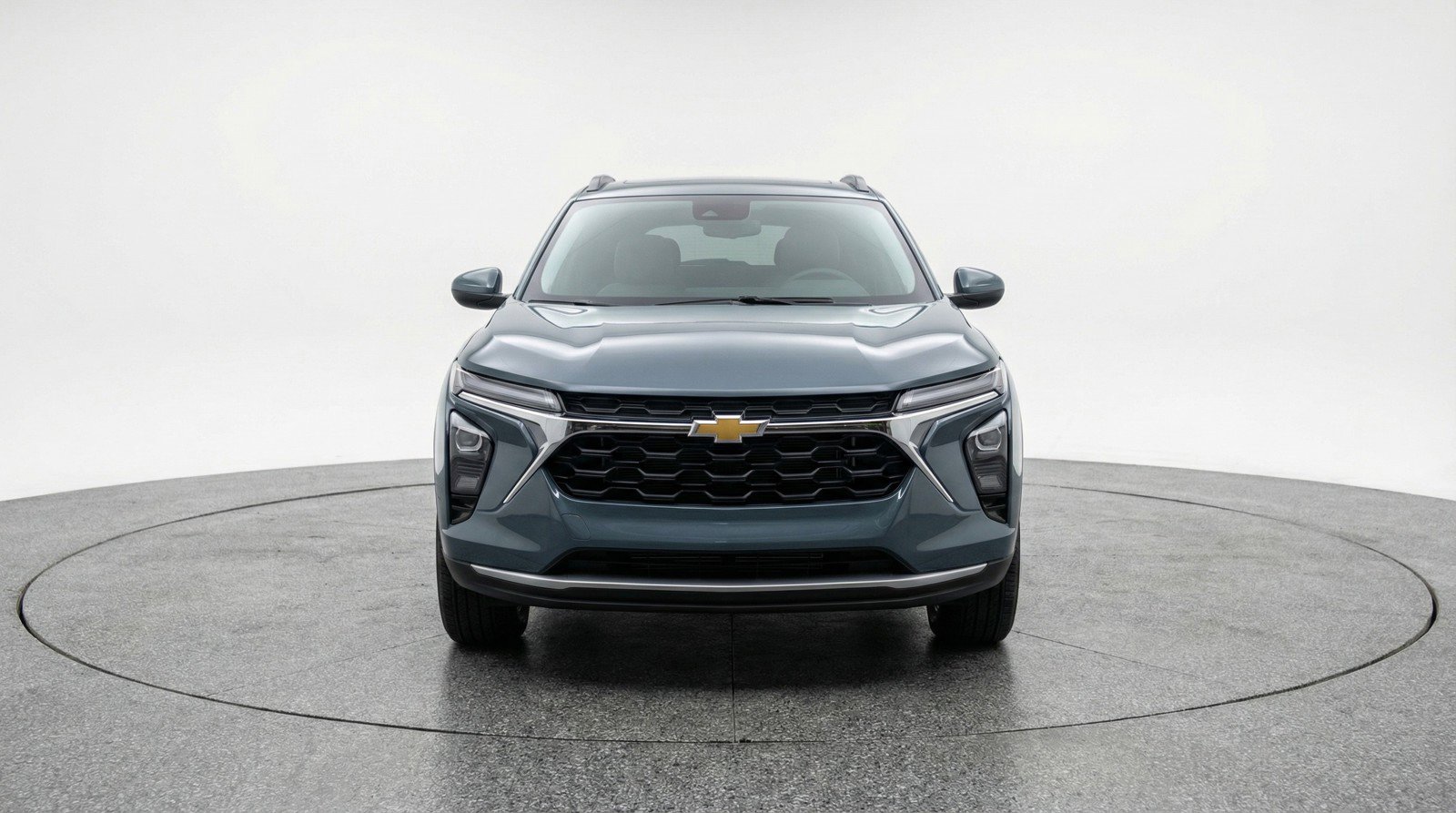 Used 2025 Chevrolet Trax LT image 2