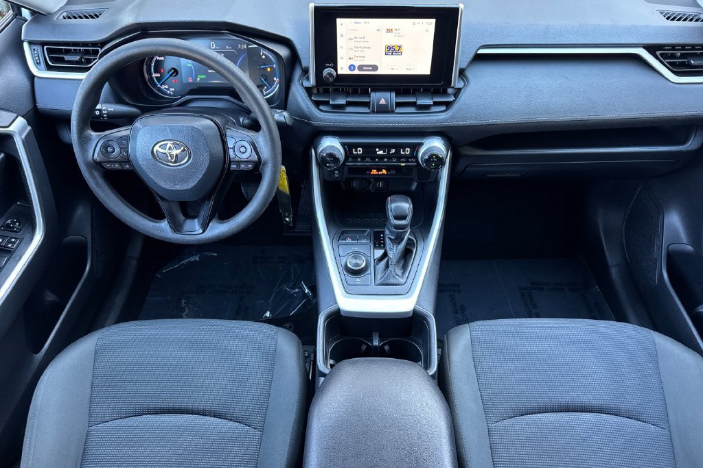 Used 2023 Toyota RAV4 LE AWD/4WD image 12