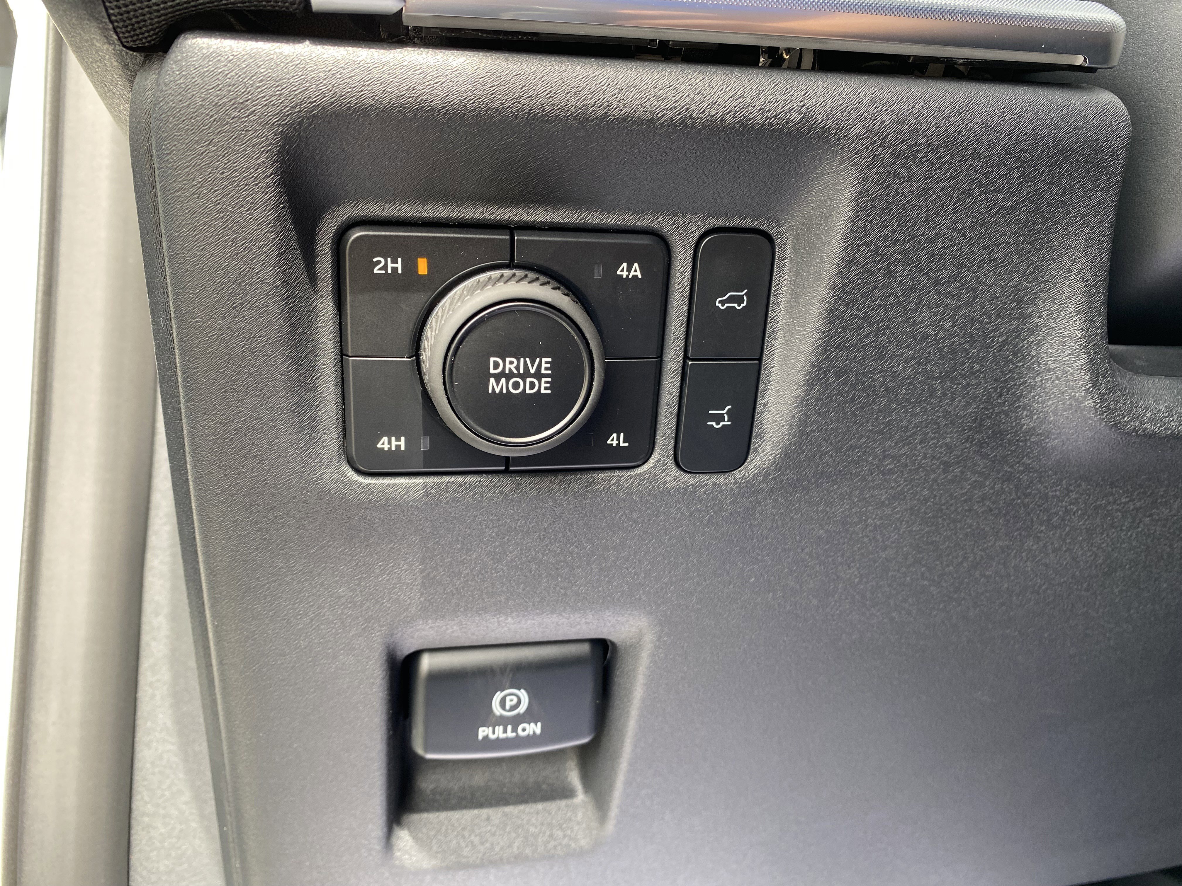 Used 2025 Ford Expedition Max Platinum w/ Stealth Performance Package AWD/4WD image 18