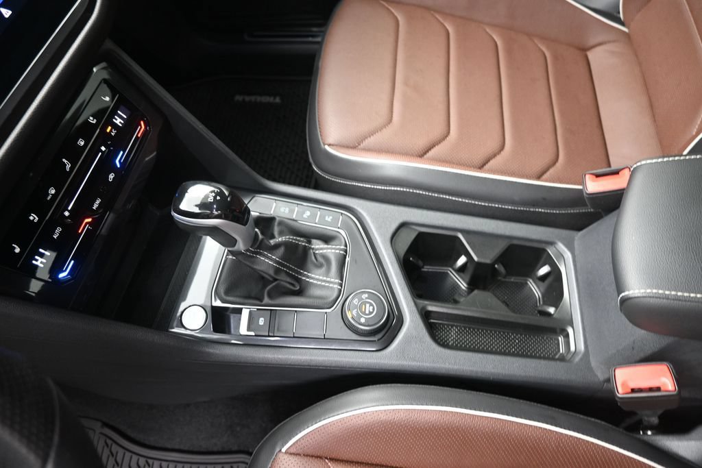 Used 2024 Volkswagen Tiguan SEL R-Line AWD/4WD image 12