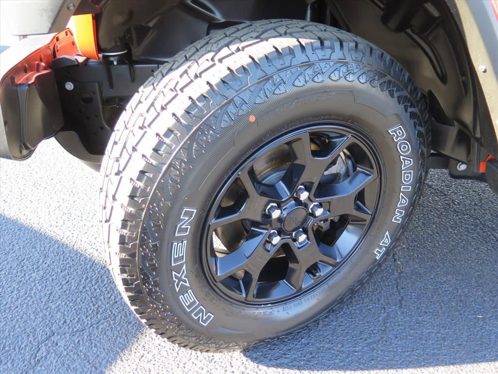 Used 2023 Jeep Wrangler Sahara w/ Cold Weather Group image 18