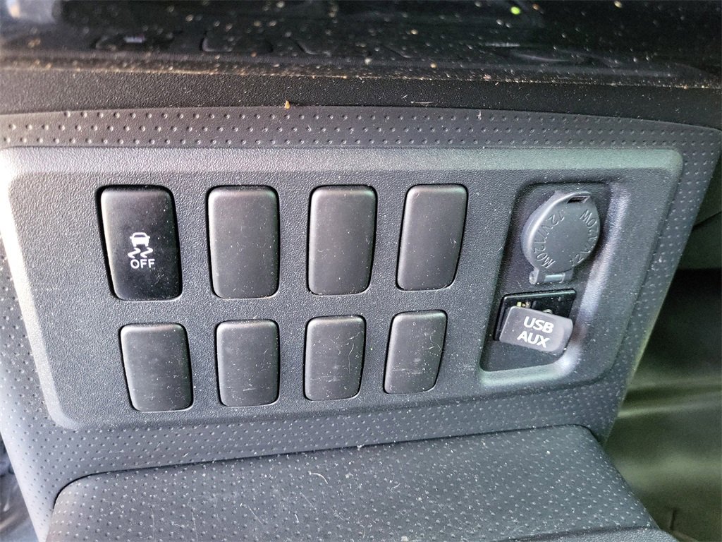 Used 2013 Toyota FJ Cruiser 4WD image 16