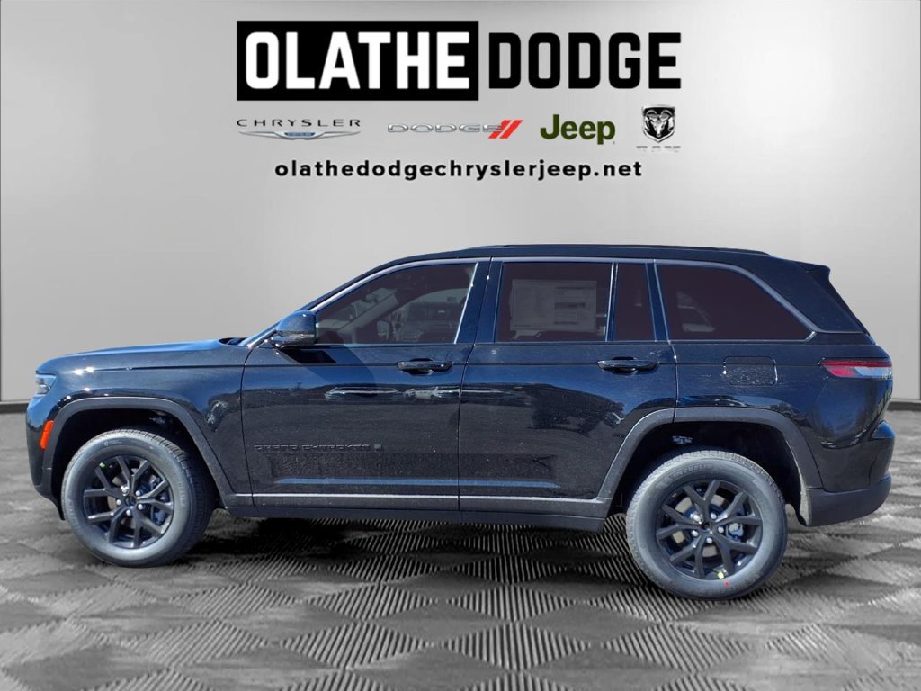 New 2026 Jeep Grand Cherokee Altitude AWD/4WD image 19