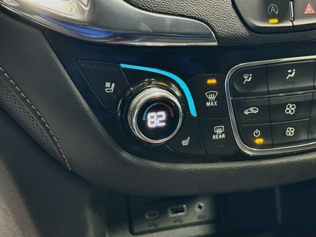 Used 2023 Chevrolet Equinox Premier AWD/4WD image 19