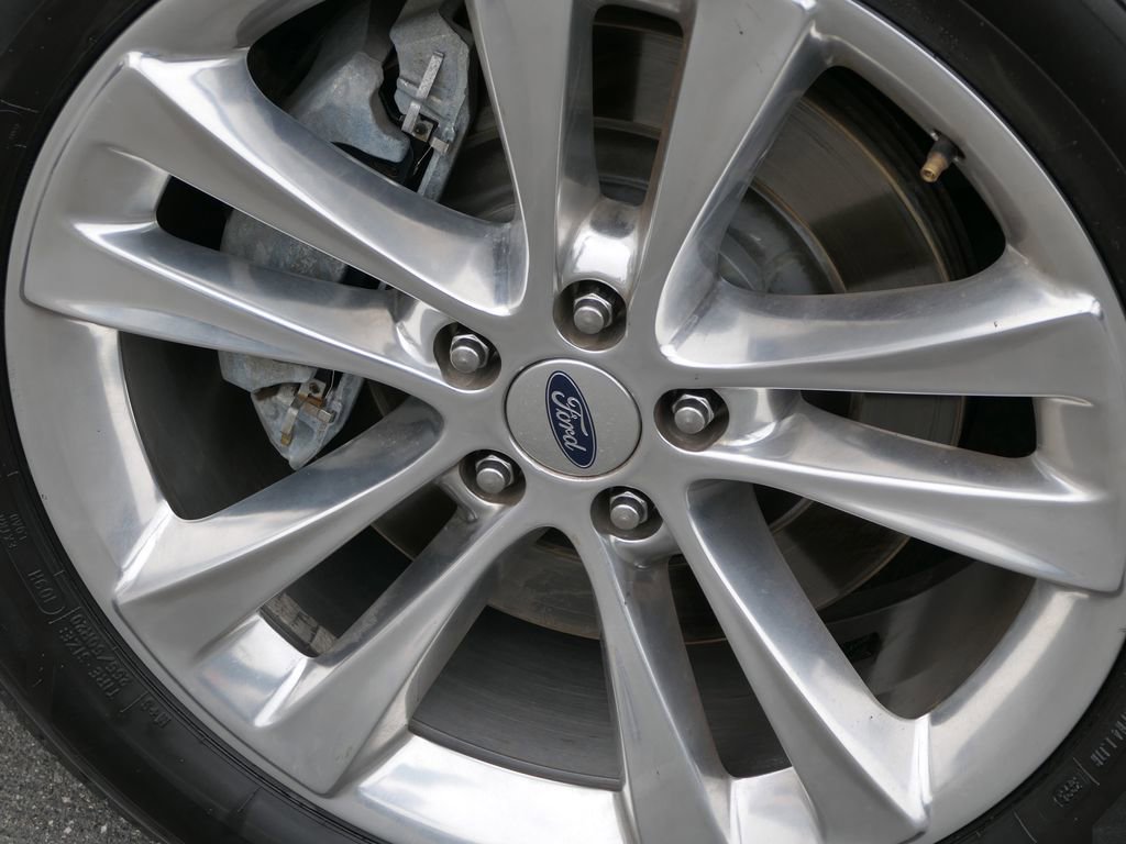 Used 2019 Ford Explorer XLT w/ Equipment Group 202A FWD image 12
