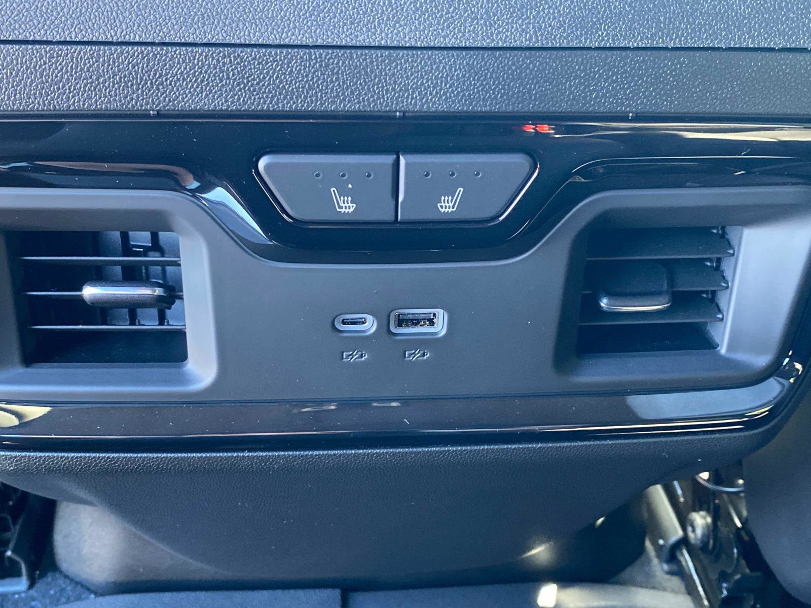 Used 2025 GMC Sierra 2500 AT4X w/ AT4X AEV Edition image 15