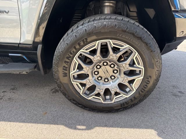 Used 2025 GMC Hummer EV 3X AWD/4WD image 13
