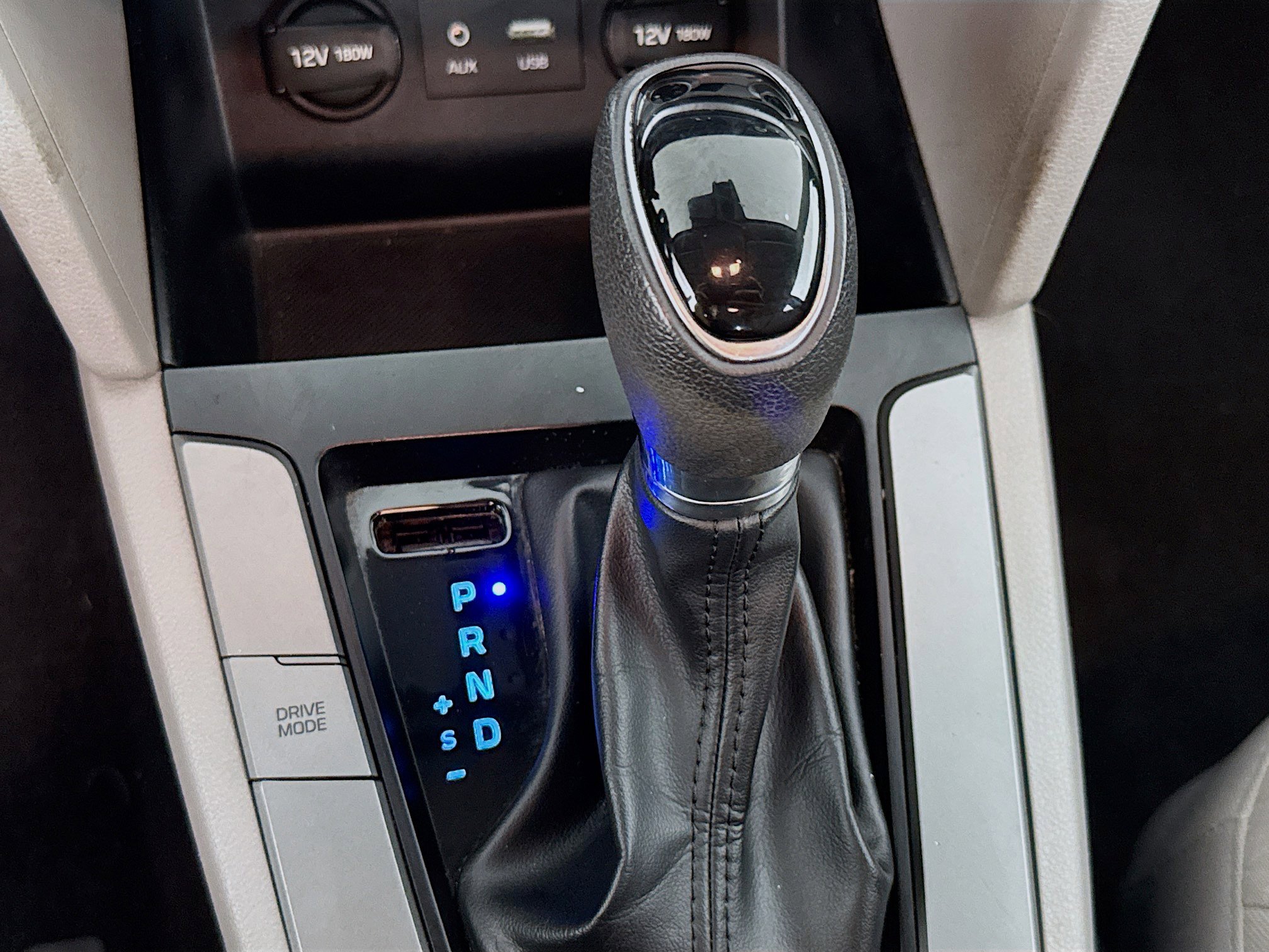 Used 2019 Hyundai Elantra SEL image 19