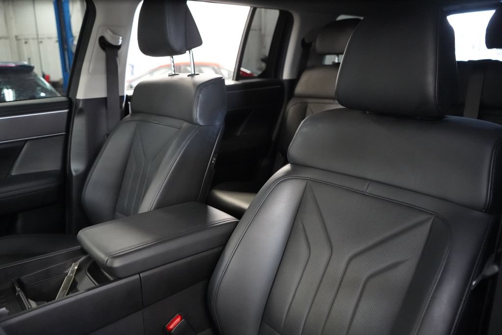 Used 2025 Hyundai Santa Fe SEL FWD image 18