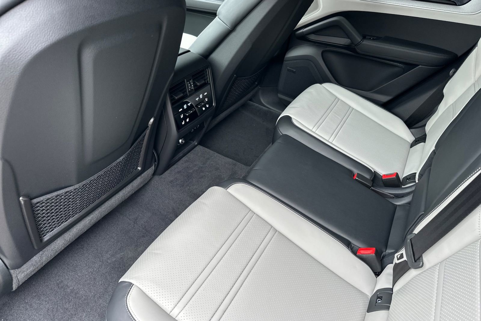 New 2026 Porsche Cayenne Coupe image 15