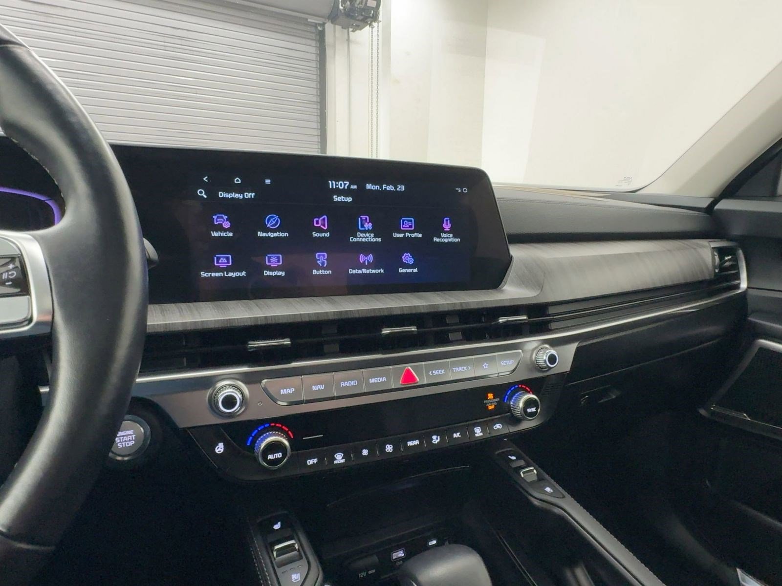 Used 2024 Kia Telluride EX w/ EX Captain's Chair Package image 22