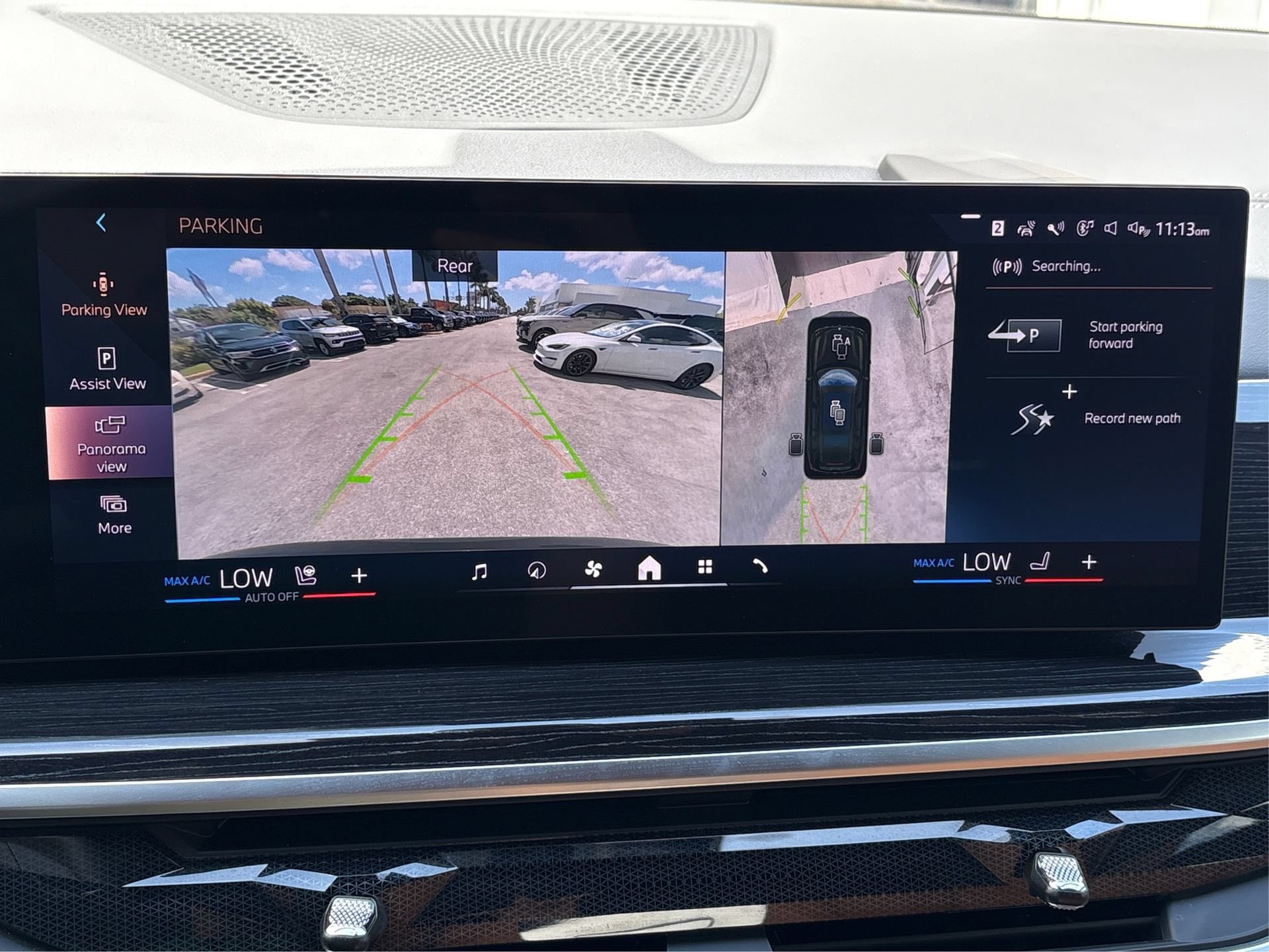 Used 2024 BMW X7 xDrive40i w/ M Sport Package AWD/4WD image 24