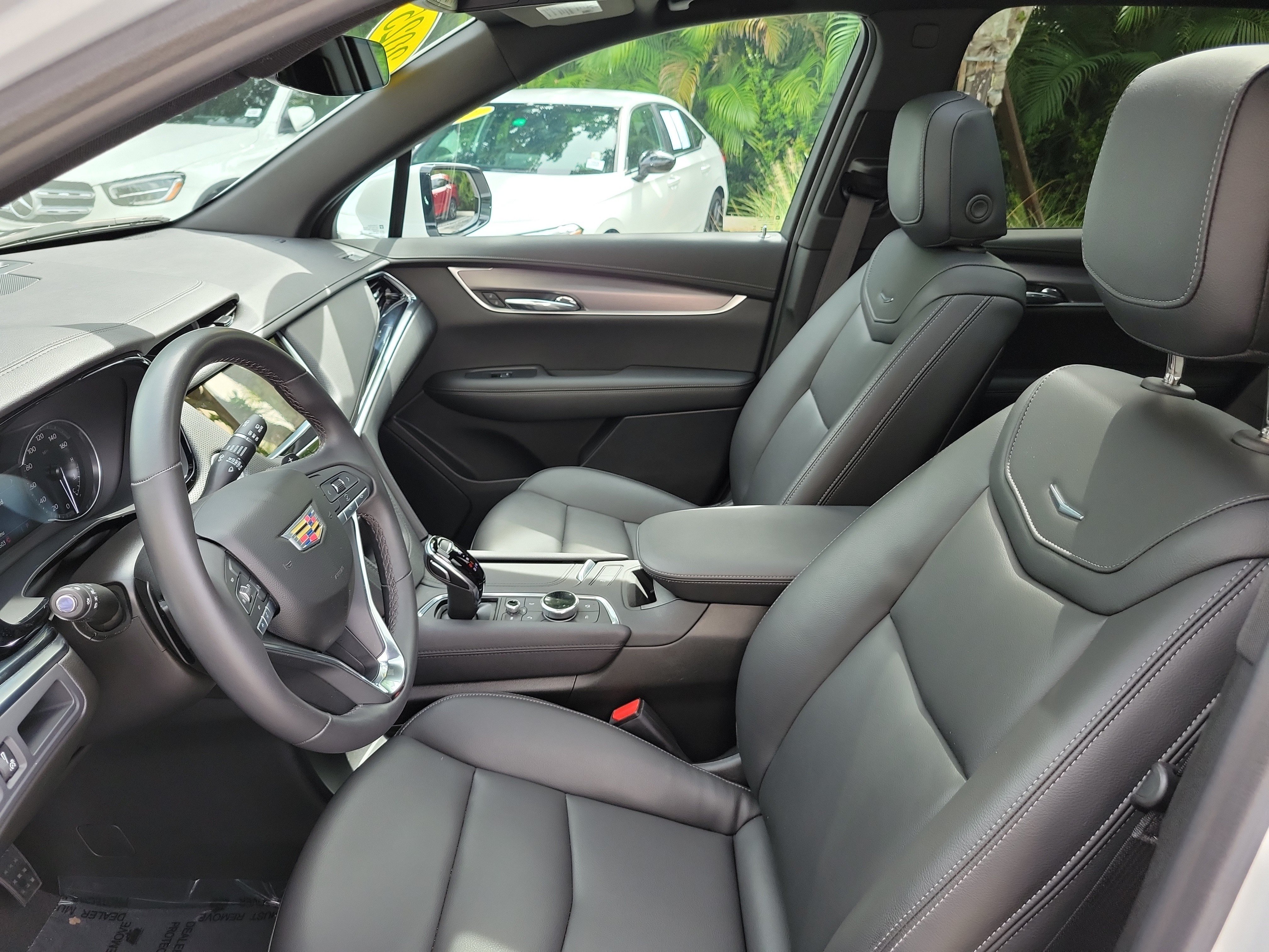 Used 2025 Cadillac XT6 Luxury FWD image 25
