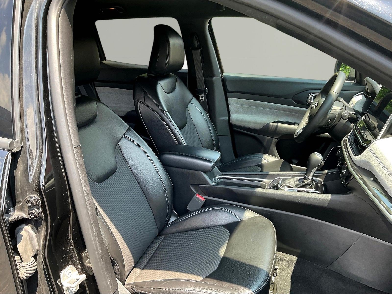 New 2026 Jeep Grand Cherokee Altitude AWD/4WD image 18