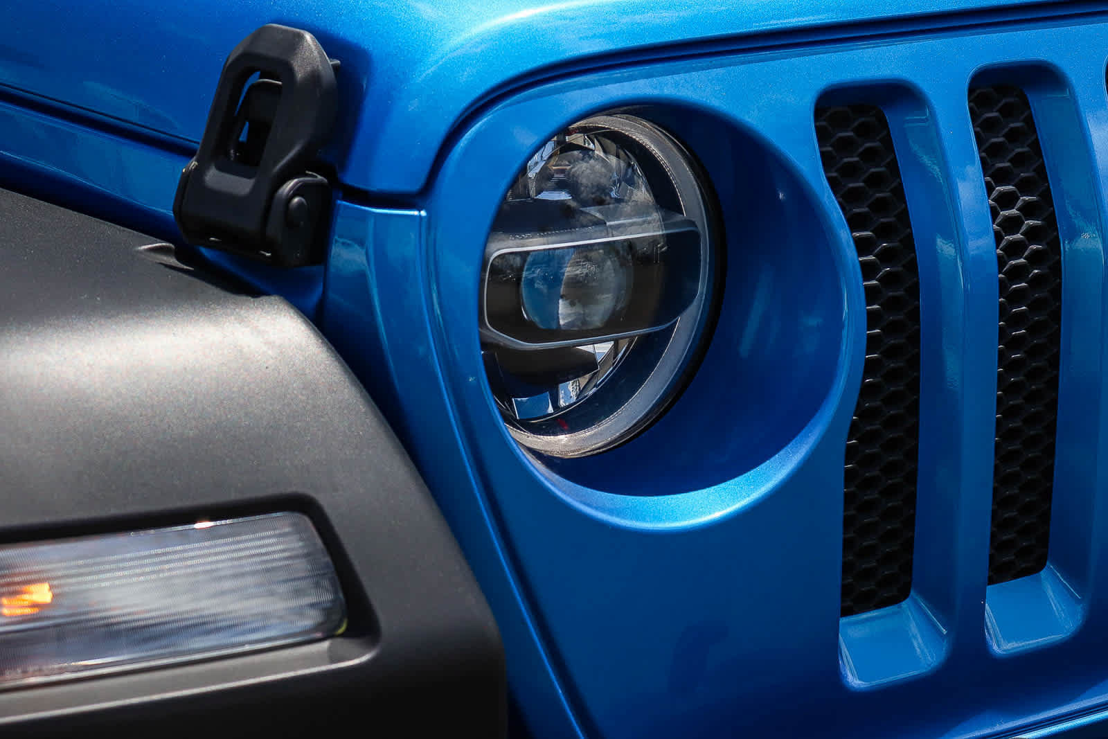 Used 2021 Jeep Wrangler Unlimited Sport AWD/4WD image 4