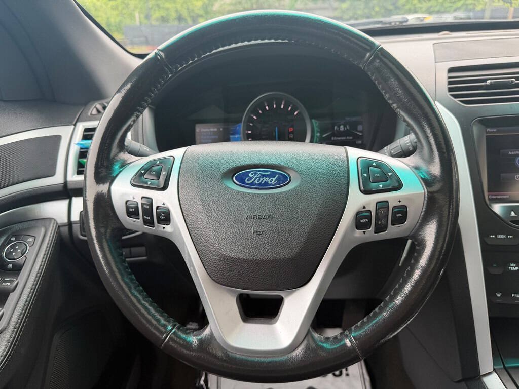 Used 2013 Ford Explorer XLT AWD/4WD image 14